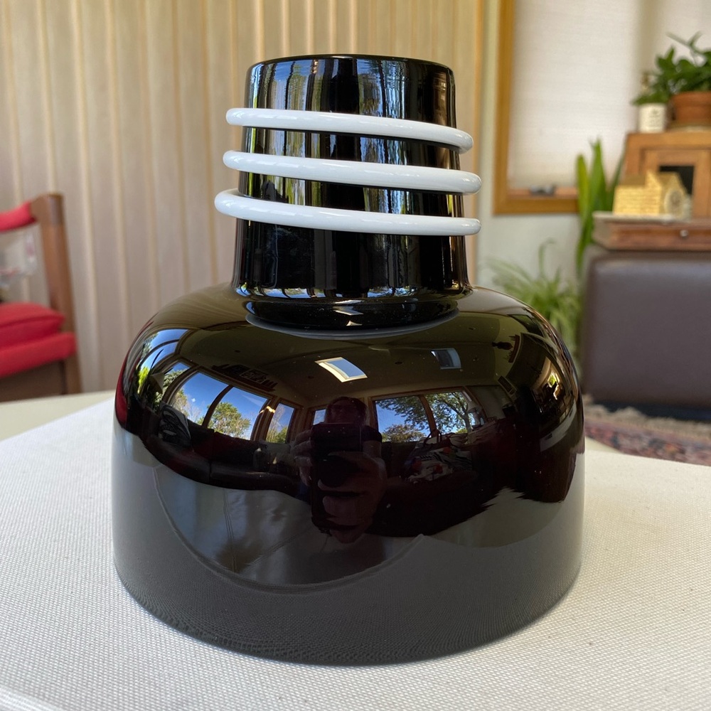 Post-Modern Tarnowiec ruby black art glass vase - Picture 2 of 9